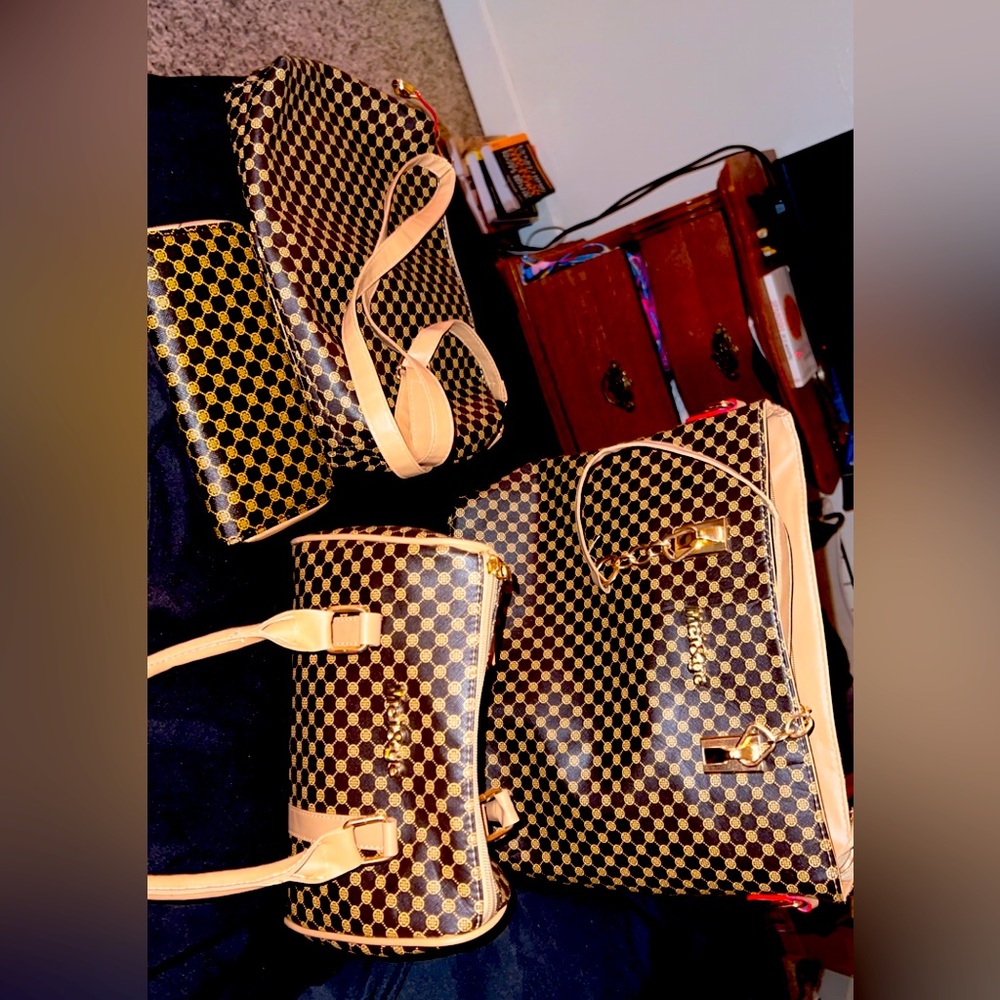 Set of 4 bags